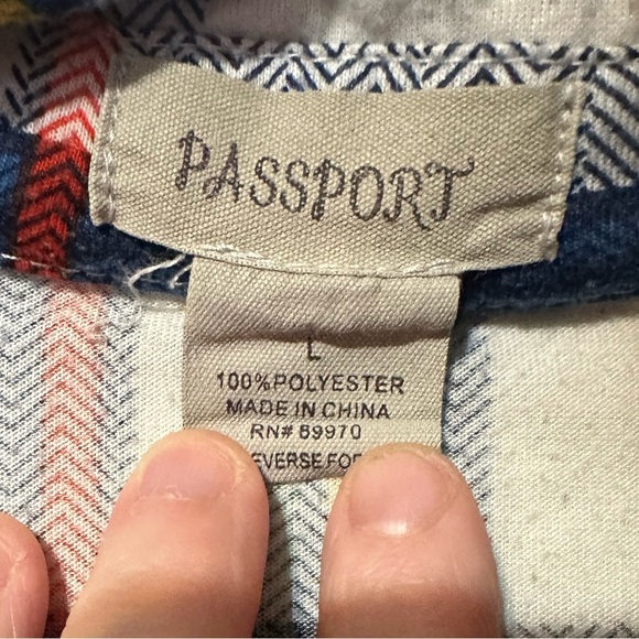 Passport size Large Button Down Top - Picture 3 of 3